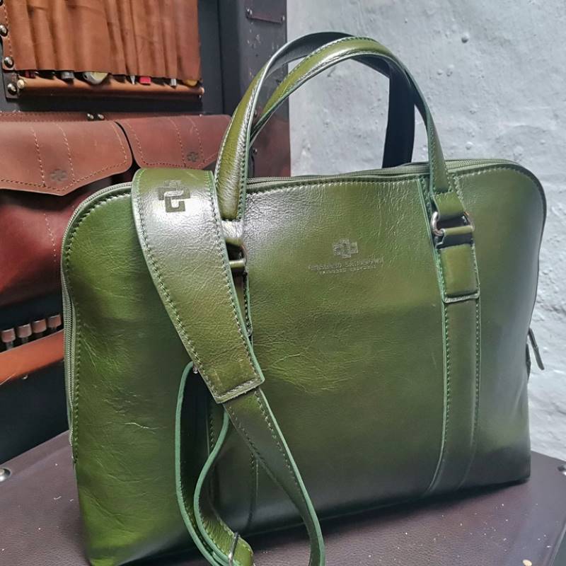 custom genuine leather Ladies 15 Laptop Bag 1