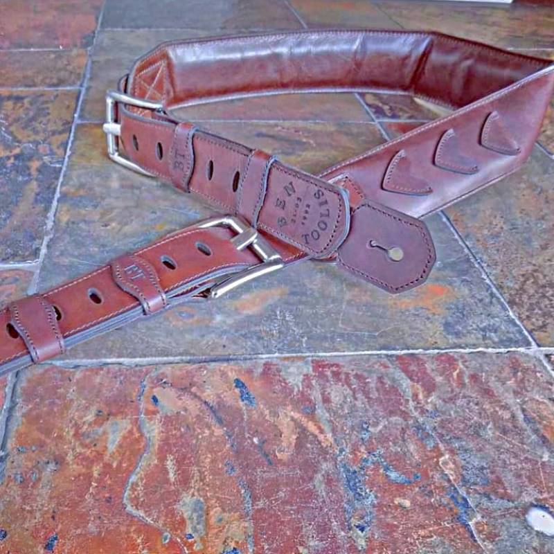 custom genuine leatherGuitar strap with personalized engravings 2